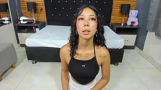 Lisa sweetas online show from 11/18/25, 07:17