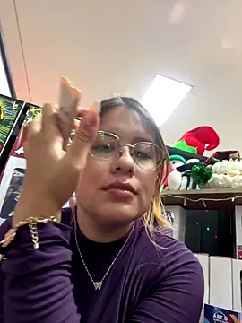 iamlucy online show from 11/12/25, 10:02