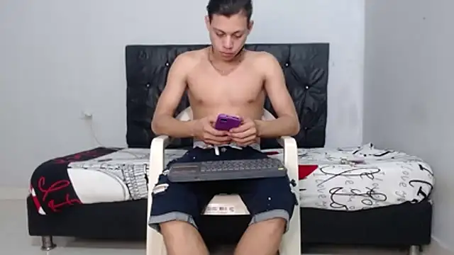 Snapshot of masterbrave420 chatting on 01/15/26, 12:58 masterbrave420 online show from 01/15/26, 12:58