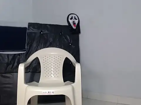 Snapshot of masterbrave420 chatting on 11/18/25, 10:24 masterbrave420 online show from 11/18/25, 10:24