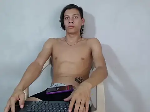 Snapshot of masterbrave420 chatting on 11/08/25, 08:34 masterbrave420 online show from 11/08/25, 08:34