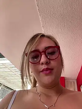 Snapshot of miss_berlyn chatting on 05/13/26, 01:51 miss berlyn online show from 05/13/26, 01:51