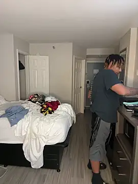 BigMfLuther online show from 12/22/25, 05:18