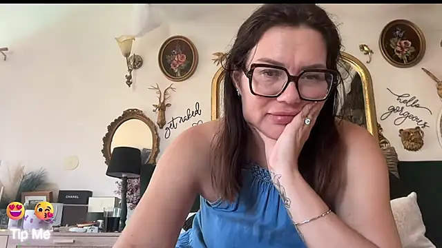 Snapshot of _Melia_ chatting on 06/09/26, 03:24 Melia online show from 06/09/26, 03:24