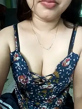Snapshot of babyangela14 chatting on 09/18/25, 05:43 babyangela14 online show from 09/18/25, 05:43
