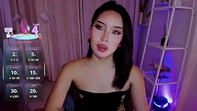 MS LUNA online show from 11/30/25, 12:55