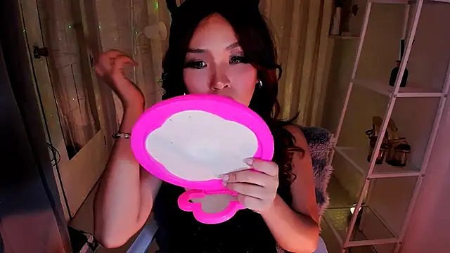 MS LUNA online show from 09/23/25, 07:43