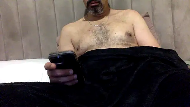 Snapshot of CaiBull chatting on 06/11/26, 02:44 CaiBull online show from 06/11/26, 02:44