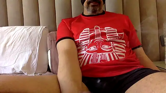 Snapshot of CaiBull chatting on 06/13/26, 06:44 CaiBull online show from 06/13/26, 06:44