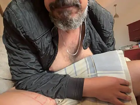 CaiBull online show from 03/04/26, 02:47