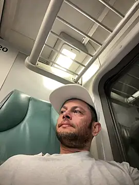 Carlosmauricio123 online show from 04/08/26, 12:45