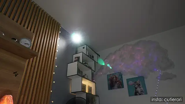 cutierori online show from 11/11/25, 03:34