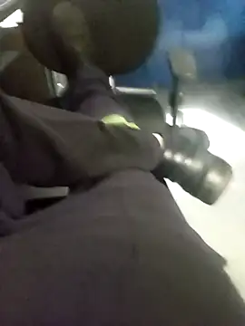 Snapshot of safadinhoo007 chatting on 09/20/25, 01:43 safadinhoo007 online show from 09/20/25, 01:43