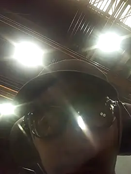 Snapshot of safadinhoo007 chatting on 10/26/25, 01:11 safadinhoo007 online show from 10/26/25, 01:11