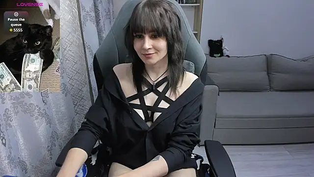 Snapshot of MistyDark chatting on 07/07/26, 06:00 MistyDark online show from 07/07/26, 06:00