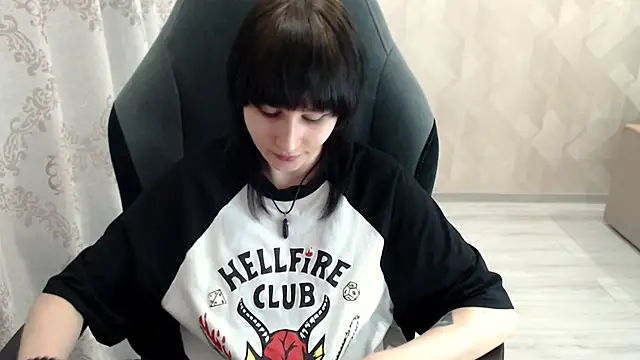 MistyDark online show from 10/22/25, 10:04