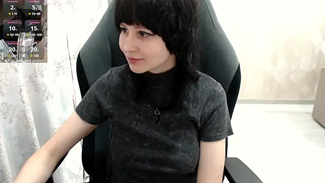 Snapshot of MistyDark chatting on 10/17/25, 11:45 MistyDark online show from 10/17/25, 11:45