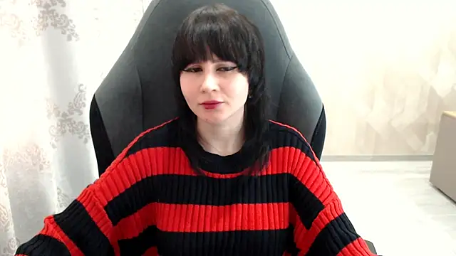 Snapshot of MistyDark chatting on 10/09/25, 10:27 MistyDark online show from 10/09/25, 10:27