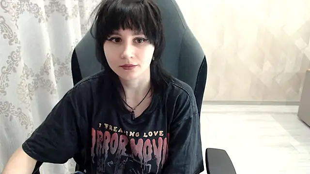 Snapshot of MistyDark chatting on 10/14/25, 09:32 MistyDark online show from 10/14/25, 09:32