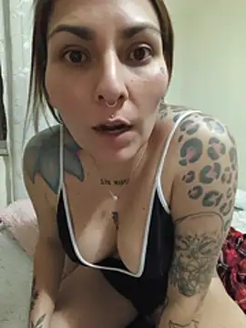 Snapshot of xjuanaxmaldadxxx chatting on 06/27/26, 05:57 xjuanaxmaldadxxx online show from 06/27/26, 05:57