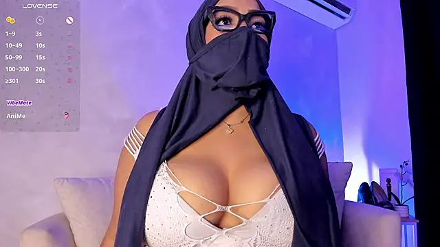 Snapshot of thaira_aly chatting on 05/17/26, 12:21 thaira aly online show from 05/17/26, 12:21