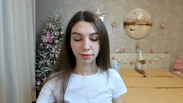 Snapshot of KellyShines chatting on 12/21/25, 03:25 KellyShines online show from 12/21/25, 03:25