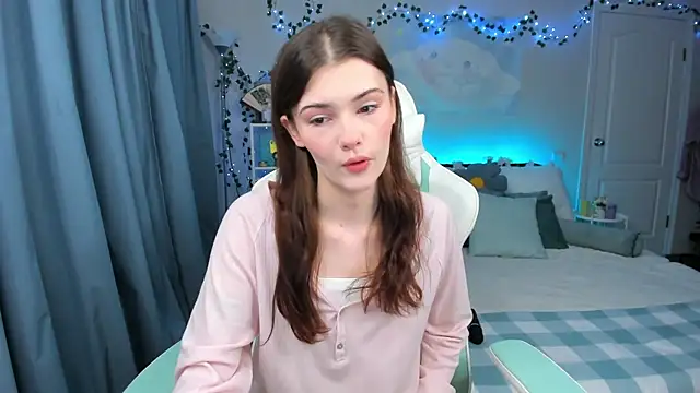 Zoe Vee online show from 10/23/25, 03:27