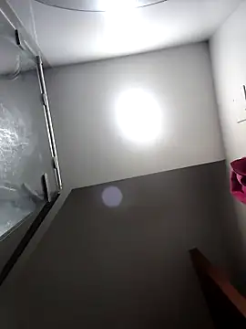 Megara 25 online show from 04/05/26, 03:19