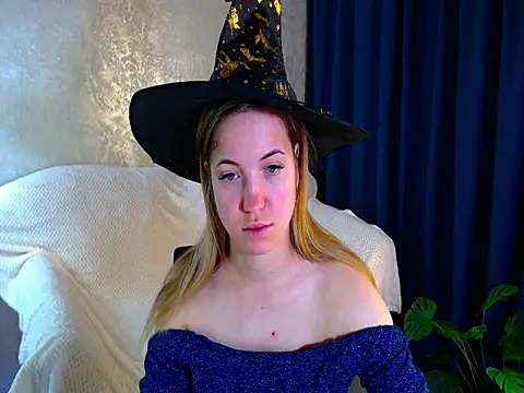 Snapshot of arlana_klart chatting on 10/31/25, 01:13 arlana klart online show from 10/31/25, 01:13