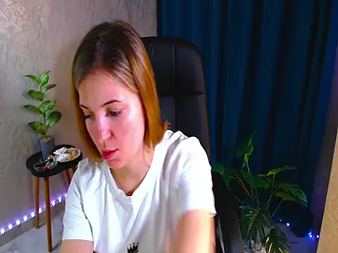 arlana klart online show from 10/26/25, 07:42