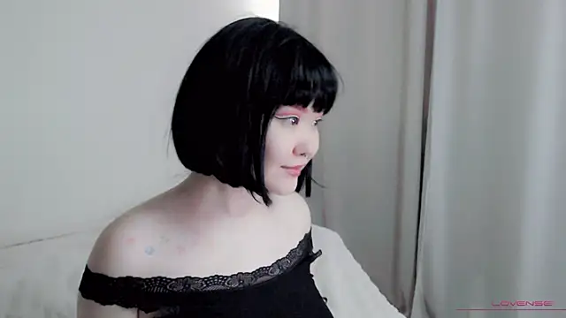 Snapshot of tsunade_chan chatting on 10/23/25, 05:17 tsunade chan online show from 10/23/25, 05:17