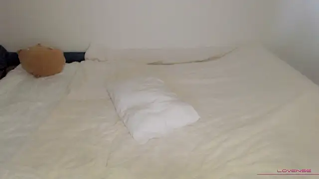 tsunade chan online show from 10/26/25, 05:19