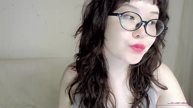 tsunade chan online show from 12/21/25, 03:03