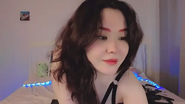 tsunade chan online show from 06/26/26, 04:07
