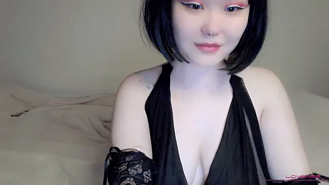 Snapshot of tsunade_chan chatting on 10/11/25, 05:19 tsunade chan online show from 10/11/25, 05:19