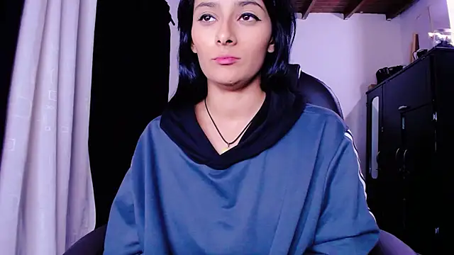 loganher900 online show from 02/06/26, 06:31