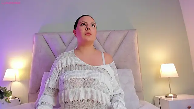 angelica cross  online show from 04/12/26, 11:24