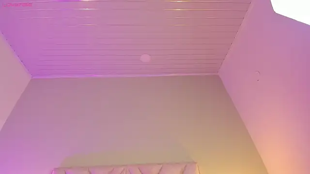 angelica cross  online show from 04/08/26, 08:10