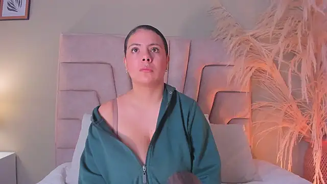 angelica cross  online show from 03/15/26, 11:28