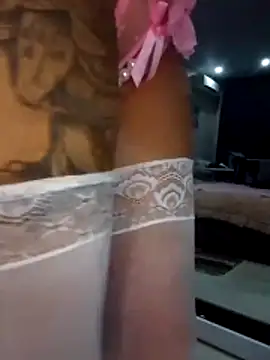 Snapshot of KissMiSveet chatting on 11/11/25, 04:13 KissMiSveet online show from 11/11/25, 04:13