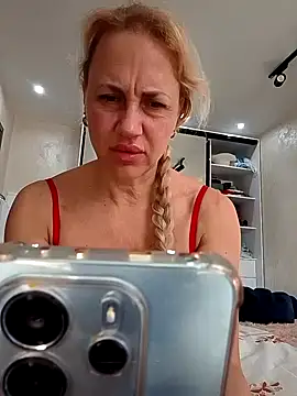 KissMiSveet online show from 04/28/26, 03:49