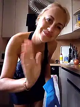 Snapshot of KissMiSveet chatting on 11/05/25, 07:55 KissMiSveet online show from 11/05/25, 07:55