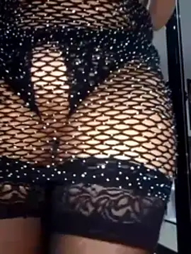 Snapshot of KissMiSveet chatting on 11/12/25, 06:56 KissMiSveet online show from 11/12/25, 06:56