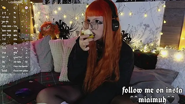 mia  yui online show from 12/20/25, 10:34