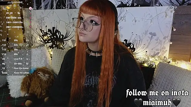 mia  yui online show from 12/18/25, 10:02