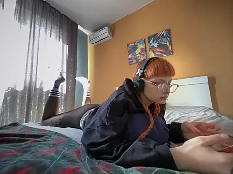 mia  yui online show from 03/11/26, 09:36