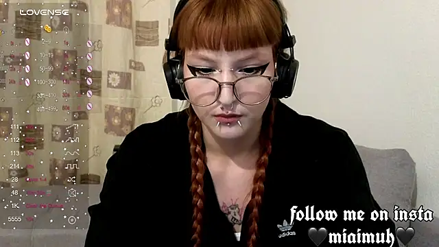 mia  yui online show from 10/24/25, 08:19