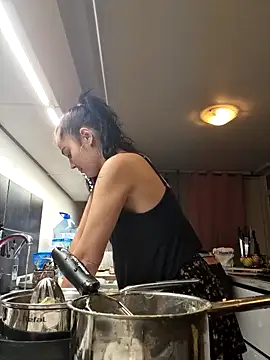 Alexandra knight online show from 09/30/25, 05:30