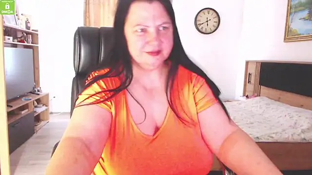 Snapshot of KendraSecrets chatting on 09/08/25, 02:38 KendraSecrets online show from 09/08/25, 02:38