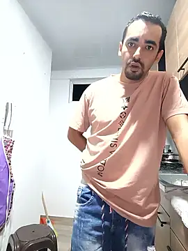 stivenlujan69 online show from 01/12/26, 03:13